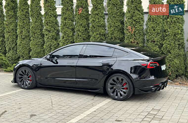 Седан Tesla Model 3 2022 в 