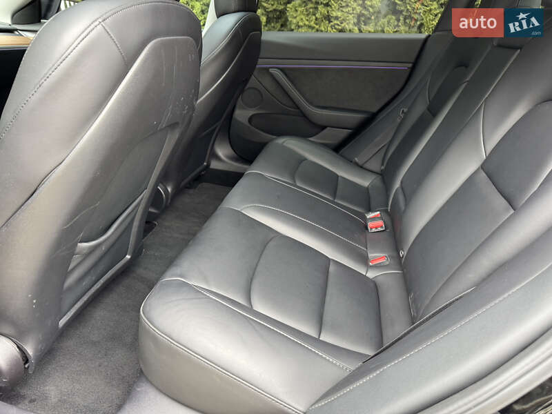 Седан Tesla Model 3 2022 в Ужгороді