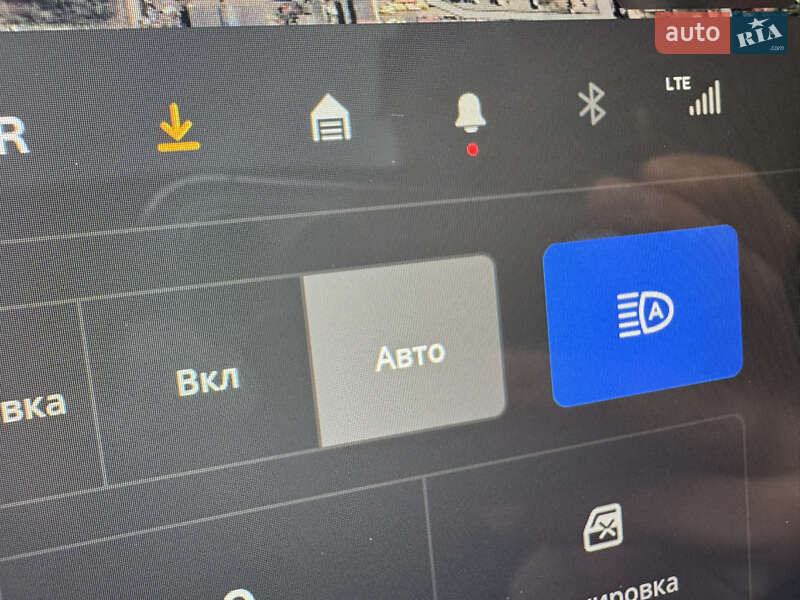 Седан Tesla Model 3 2022 в Ужгороді