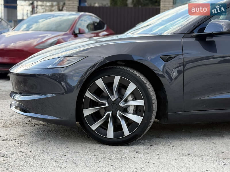 Седан Tesla Model 3 2024 в Вінниці