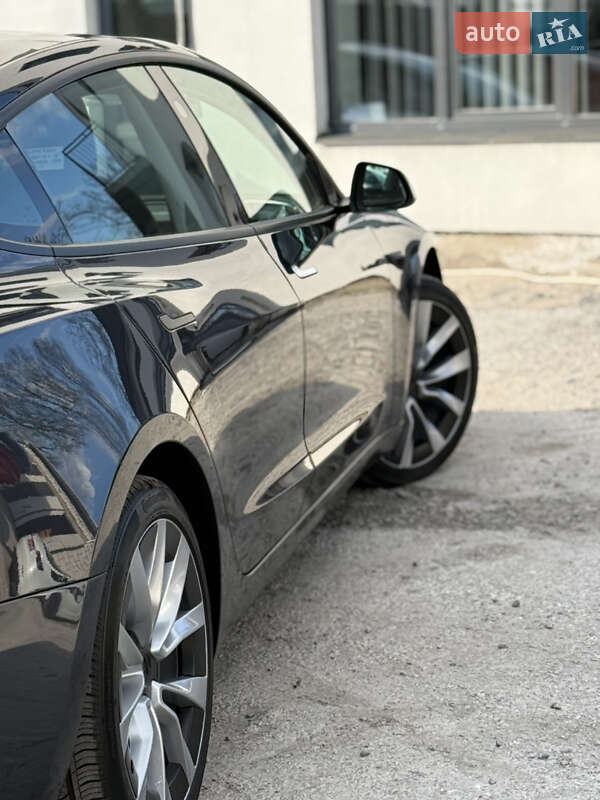 Седан Tesla Model 3 2024 в Вінниці