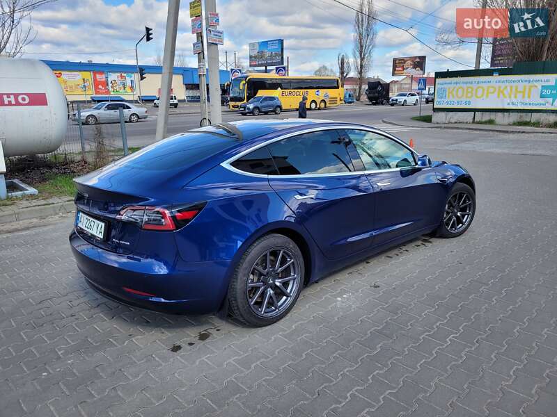 Седан Tesla Model 3 2019 в Киеве