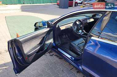 Седан Tesla Model 3 2019 в Киеве