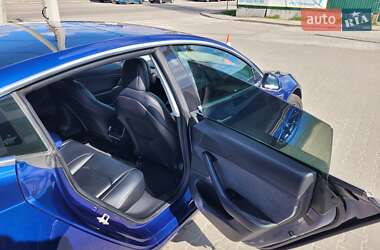 Седан Tesla Model 3 2019 в Киеве