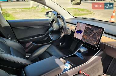 Седан Tesla Model 3 2019 в Киеве