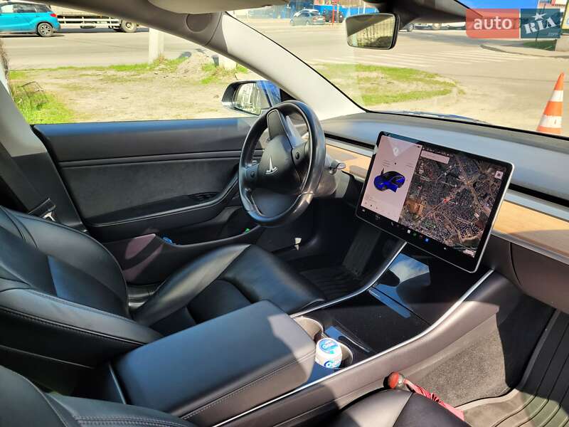 Седан Tesla Model 3 2019 в Киеве