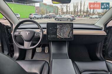 Седан Tesla Model 3 2019 в Киеве