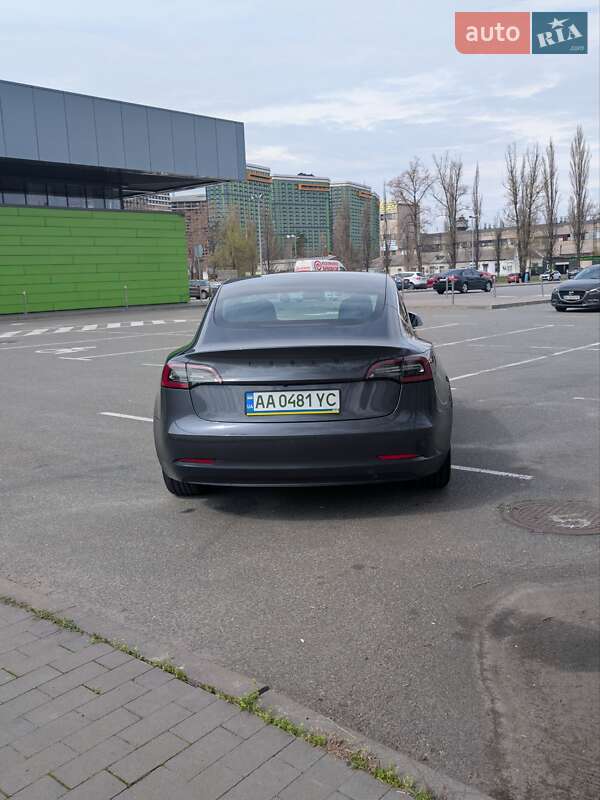 Седан Tesla Model 3 2019 в Киеве