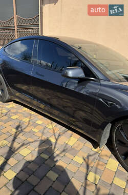 Седан Tesla Model 3 2024 в 