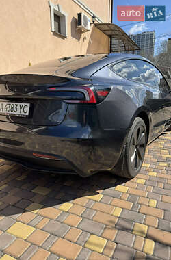 Седан Tesla Model 3 2024 в 