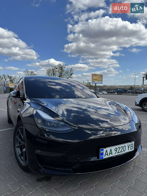 Tesla Model 3 2021