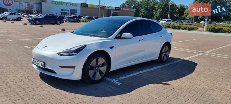 Седан Tesla Model 3 2023 в Житомирі