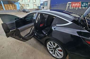 Седан Tesla Model 3 2019 в Ровно