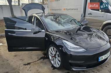Седан Tesla Model 3 2019 в Рівному