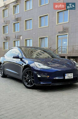 Седан Tesla Model 3 2023 в 