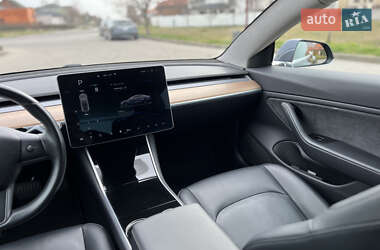 Седан Tesla Model 3 2018 в 