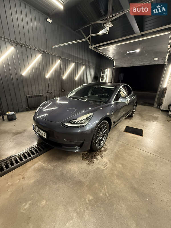Седан Tesla Model 3 2017 в Києві