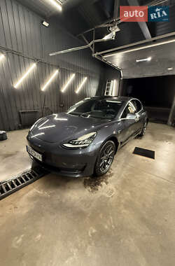 Седан Tesla Model 3 2017 в 