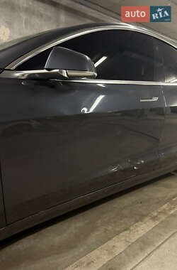 Седан Tesla Model 3 2017 в 