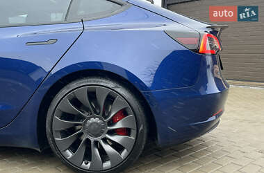 Седан Tesla Model 3 2021 в 