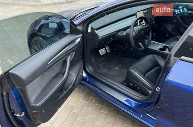 Седан Tesla Model 3 2021 в 