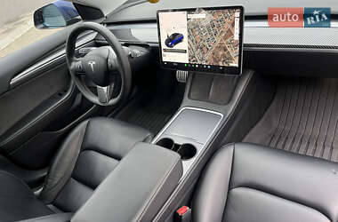Седан Tesla Model 3 2021 в 