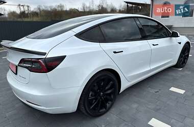 Седан Tesla Model 3 2021 в 