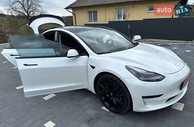 Седан Tesla Model 3 2021 в 