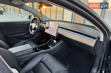Седан Tesla Model 3 2019 в 