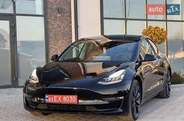 Седан Tesla Model 3 2019 в 