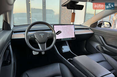 Седан Tesla Model 3 2019 в 