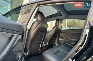 Седан Tesla Model 3 2019 в 
