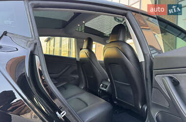 Седан Tesla Model 3 2019 в 