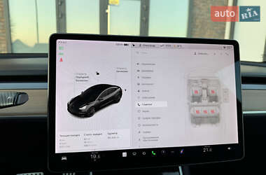 Седан Tesla Model 3 2019 в 
