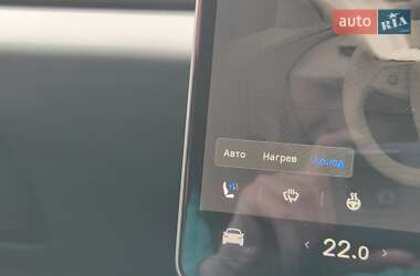 Седан Tesla Model 3 2024 в 