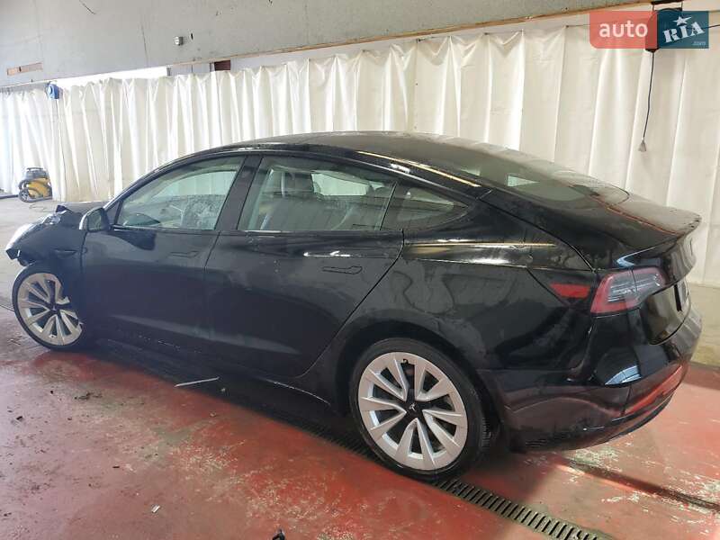 Седан Tesla Model 3 2022 в Черкассах