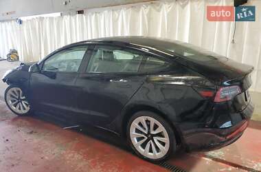 Седан Tesla Model 3 2022 в 