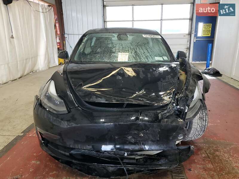 Седан Tesla Model 3 2022 в Черкассах