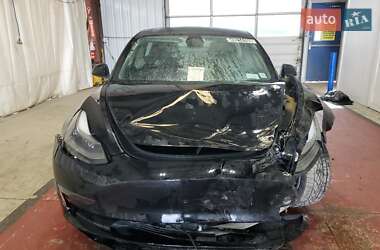 Седан Tesla Model 3 2022 в 