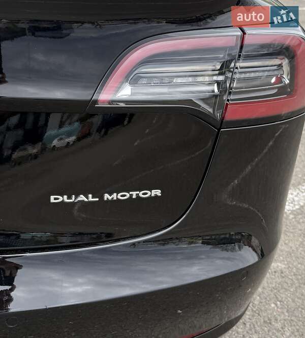 Седан Tesla Model 3 2022 в Киеве