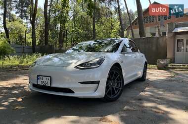 Седан Tesla Model 3 2020 в 