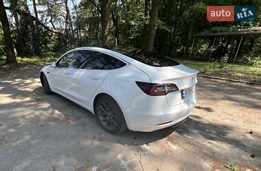 Седан Tesla Model 3 2020 в 