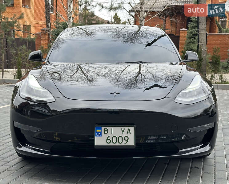 Седан Tesla Model 3 2023 в Полтаве