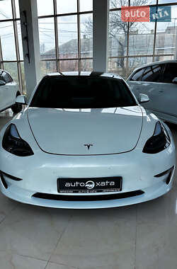 Седан Tesla Model 3 2021 в 