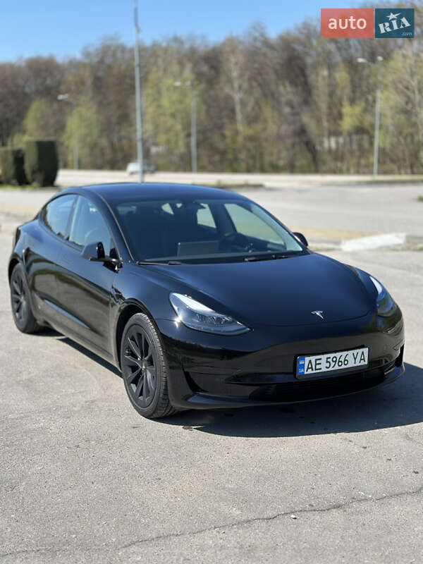 Седан Tesla Model 3 2022 в Дніпрі
