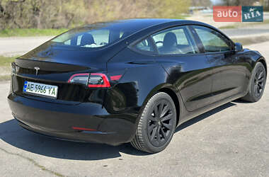 Седан Tesla Model 3 2022 в 