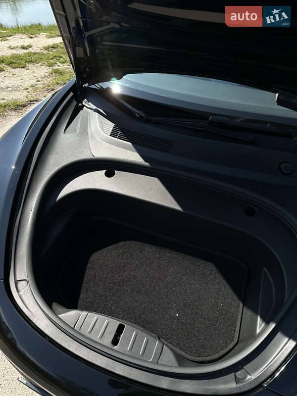 Седан Tesla Model 3 2022 в Дніпрі