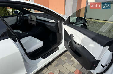 Седан Tesla Model 3 2024 в 