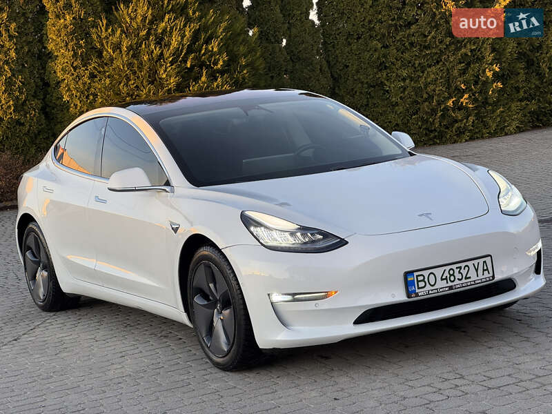 Седан Tesla Model 3 2019 в 