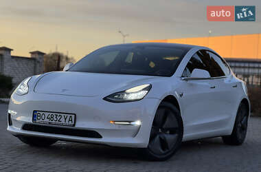 Седан Tesla Model 3 2019 в 